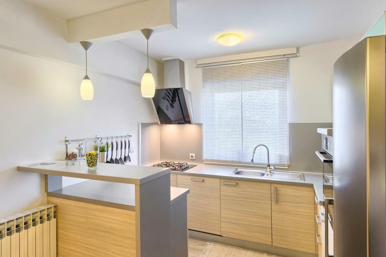 Active Apartment Pula Exteriör bild